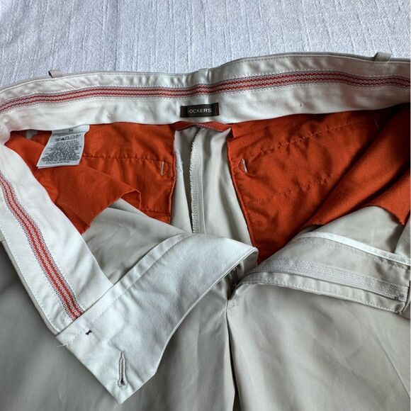 Dockers Khakis Shorts Athletic Flat Front Pockets SZ 32 - Picture 8 of 12